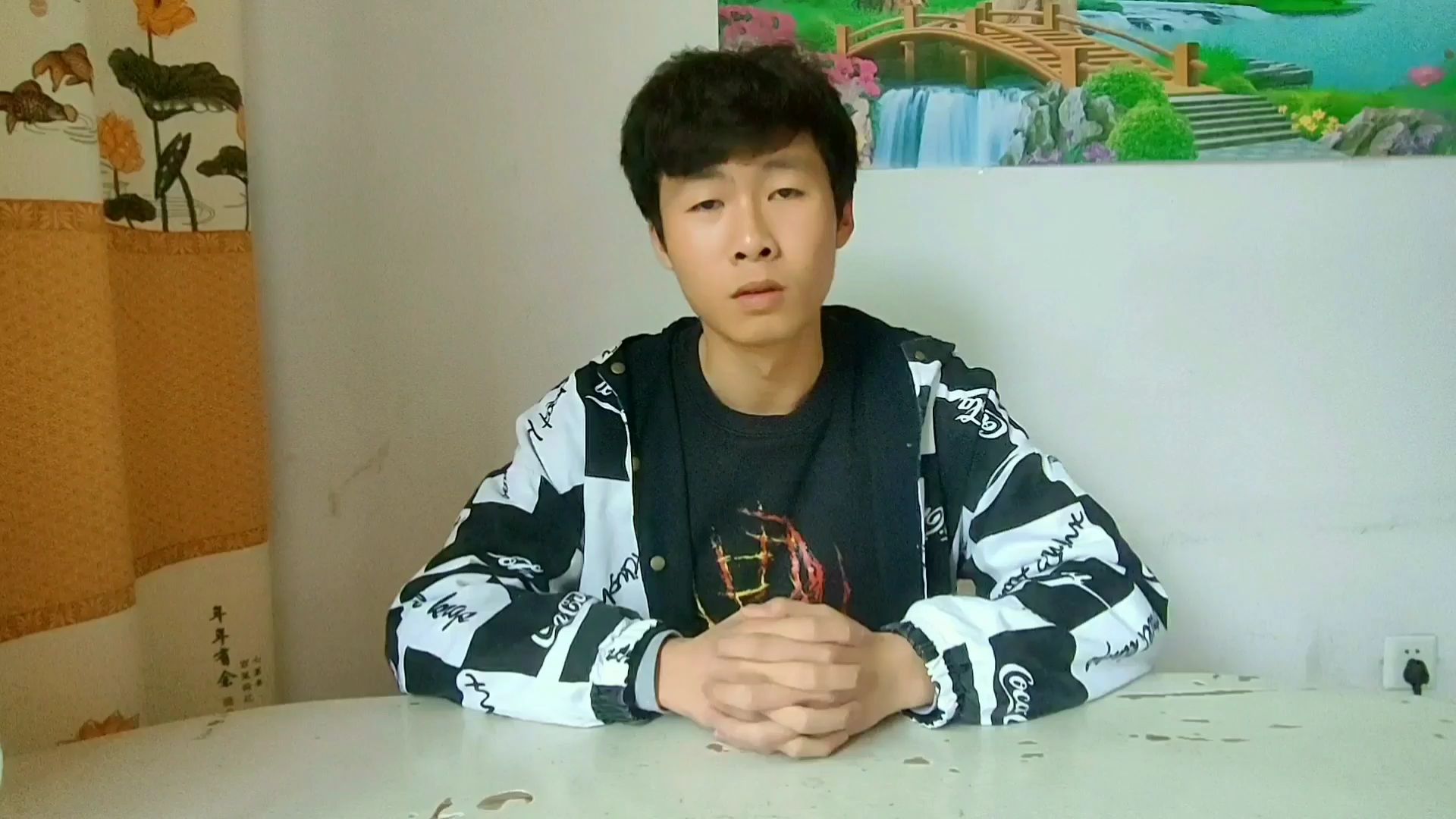 小伙按照网友的做法做菜究竟好不好吃呢?